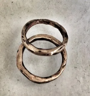 10K Gold Molten Band