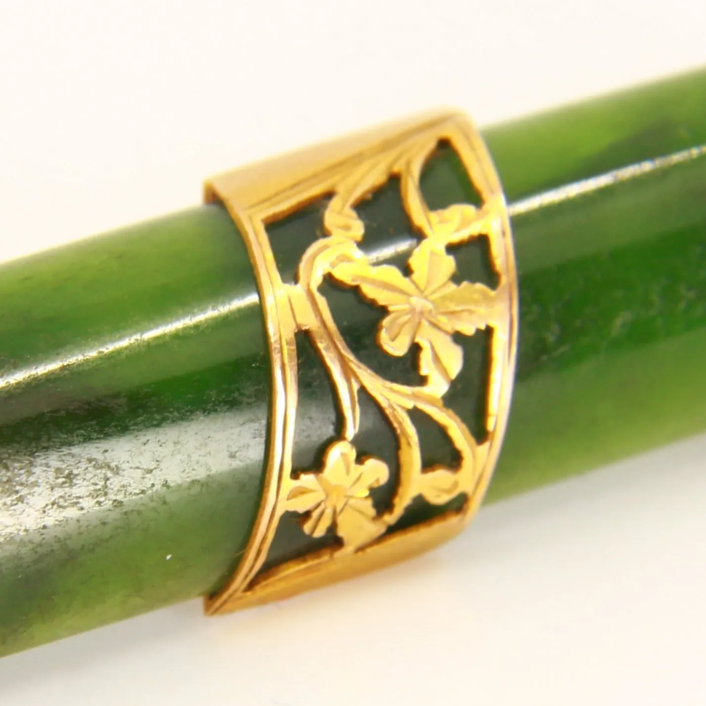 Antique 9ct Flower New Zealand Nephrite Jade Bar Brooch 9 Carat Gold Mounted