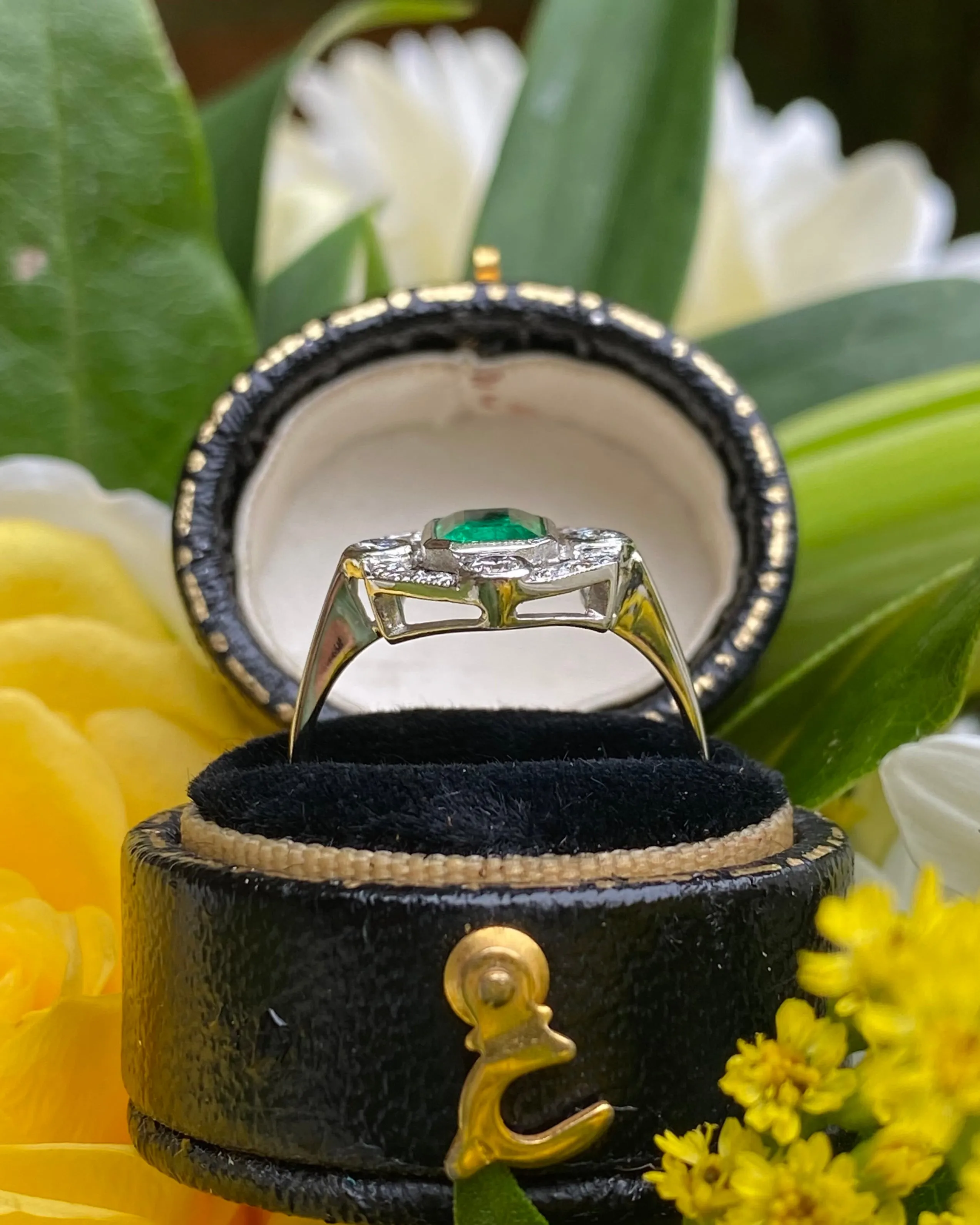 Art Deco Emerald and Diamond Cluster Ring Platinum 0.50ct   1.15ct