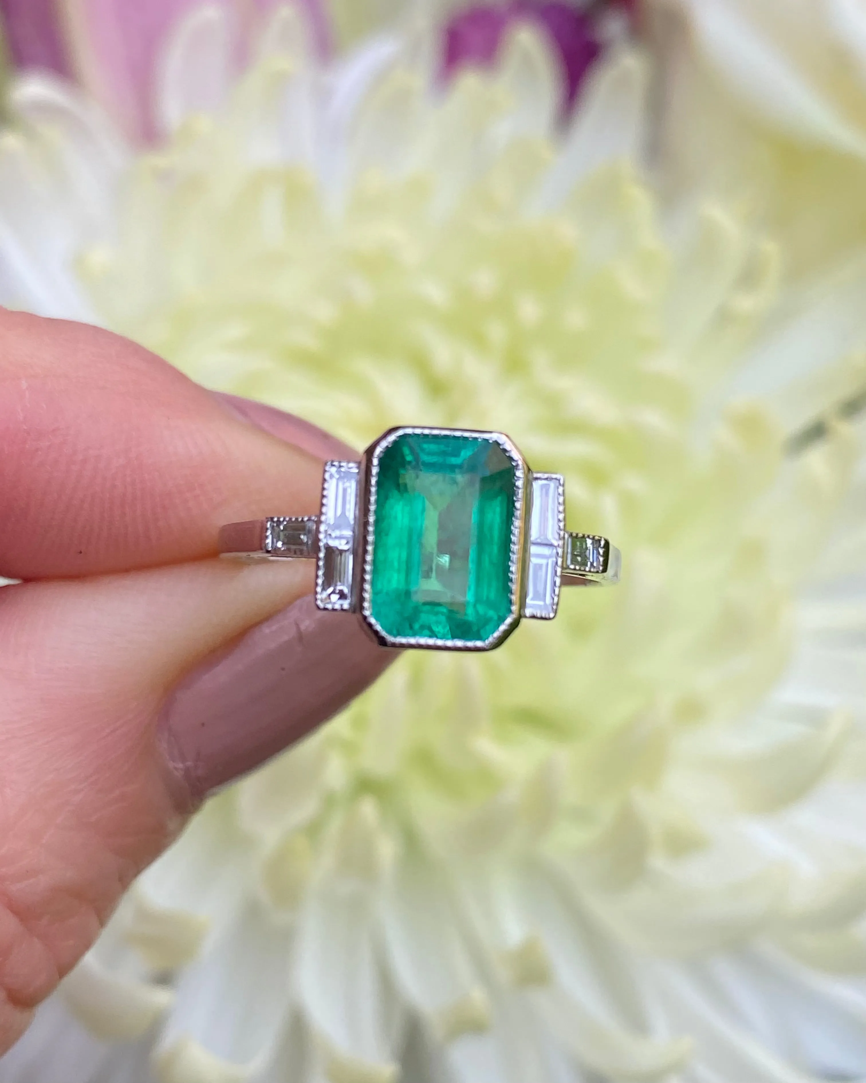 Art Deco Emerald and Diamond Platinum Ring 0.25ct   1.60ct
