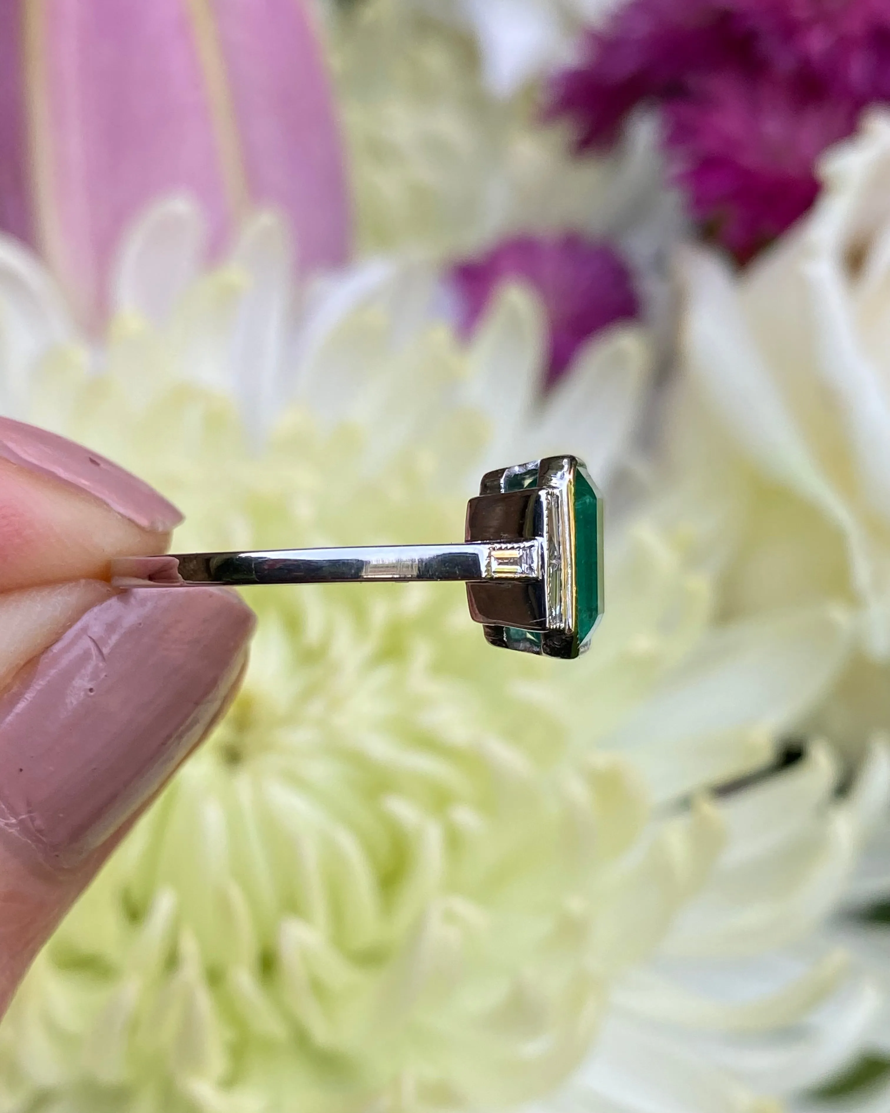 Art Deco Emerald and Diamond Platinum Ring 0.25ct   1.60ct
