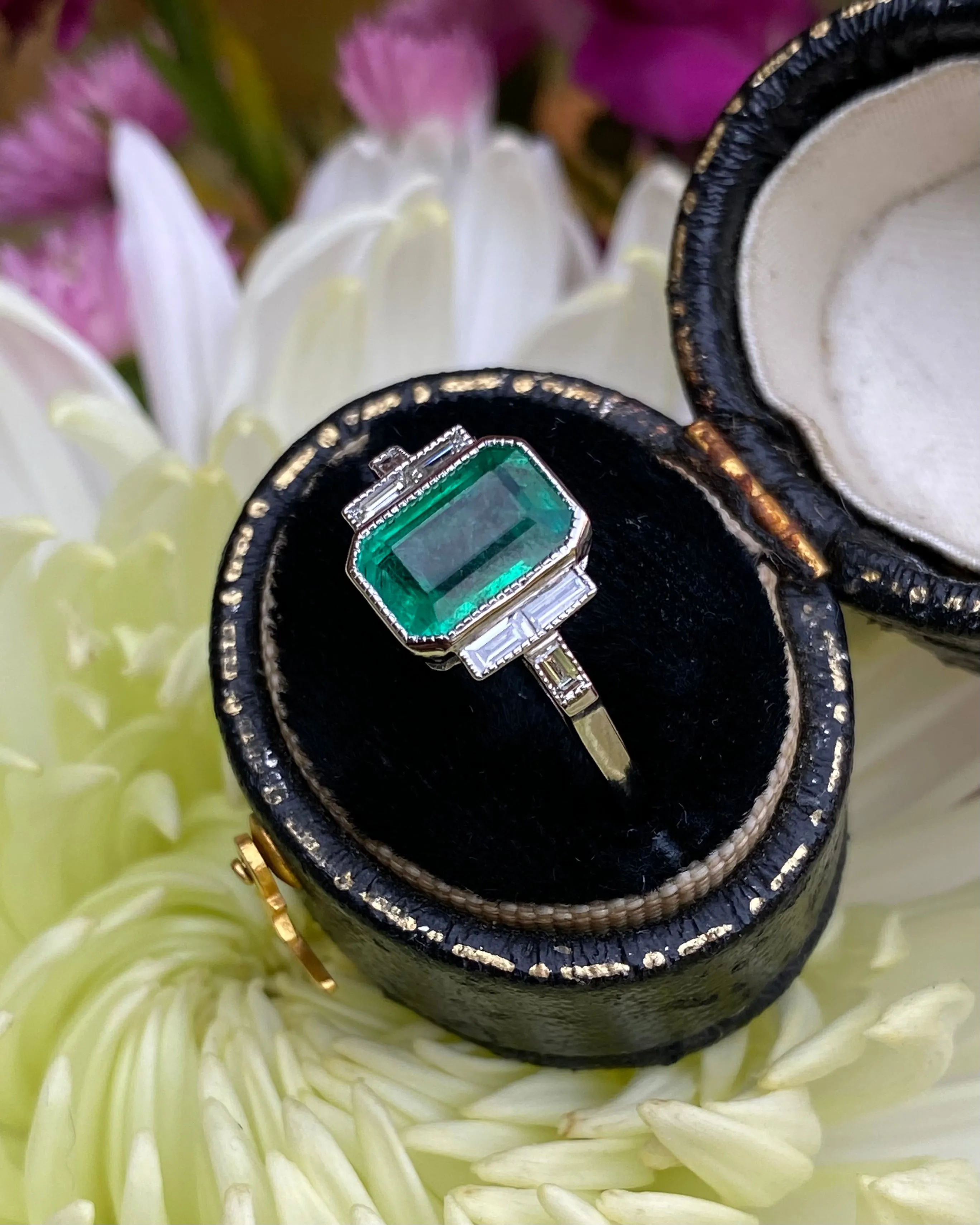 Art Deco Emerald and Diamond Platinum Ring 0.25ct   1.60ct