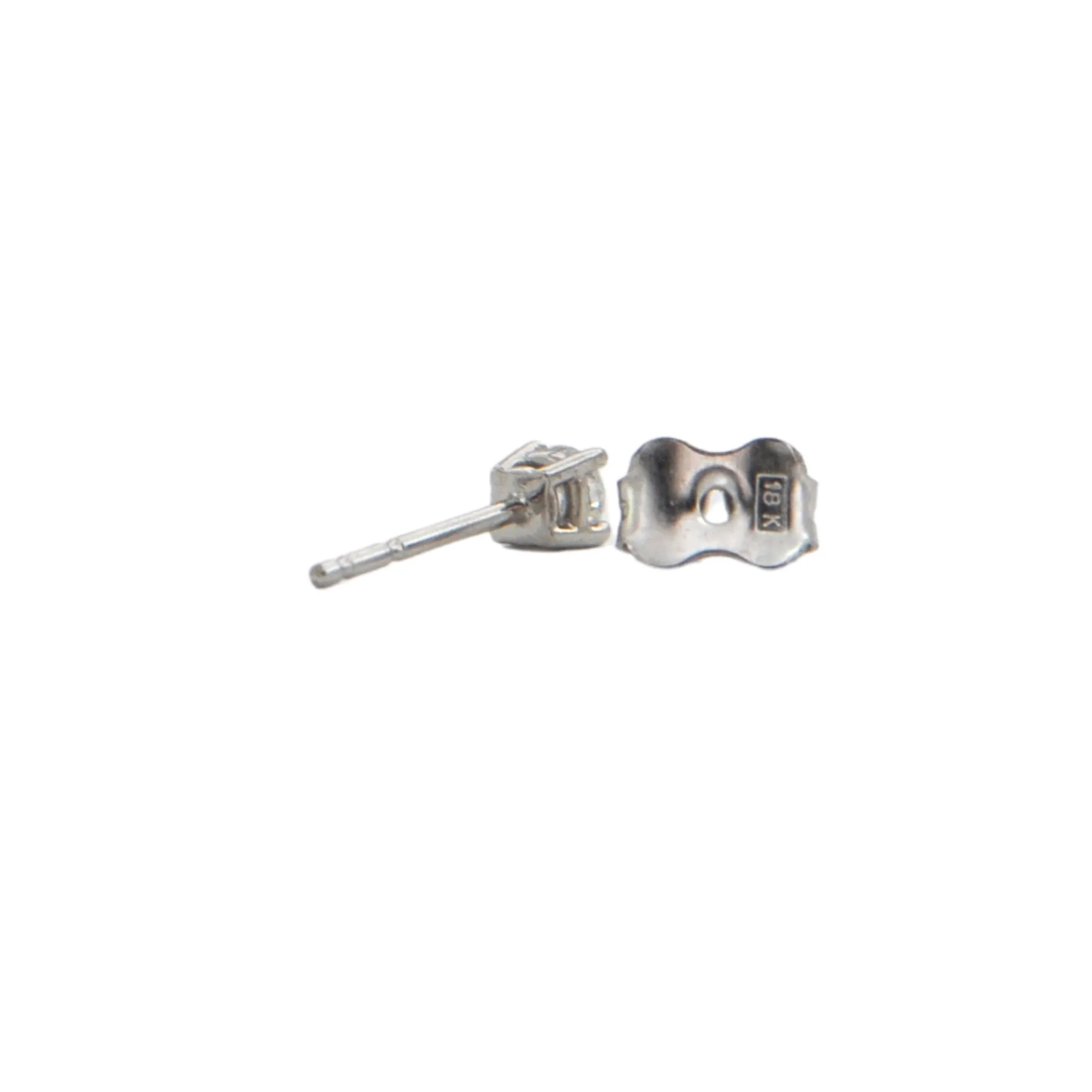 Daisy Exclusive 0.18CT Diamond 18K Gold Stud Earrings