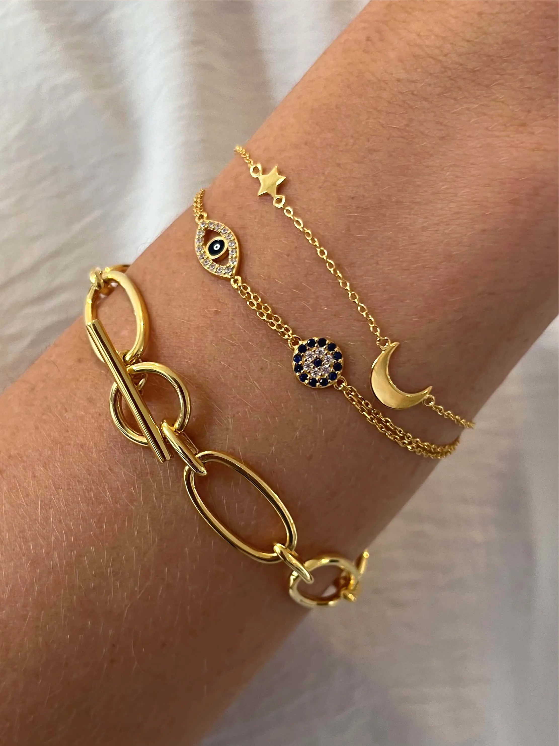 Gold bracelet 18k yellow gold assembled with zirconium oxide