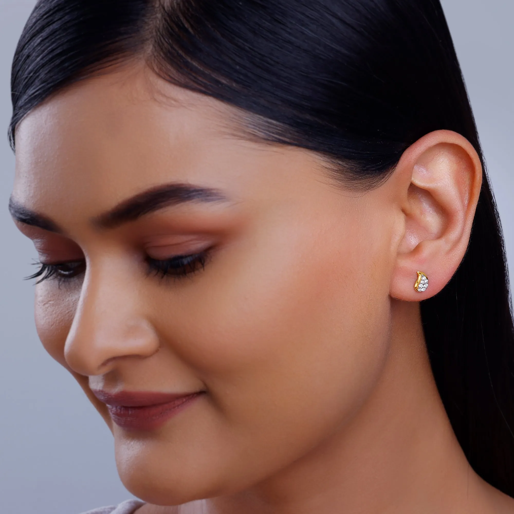 Gold Mango Gleam Diamond Earrings