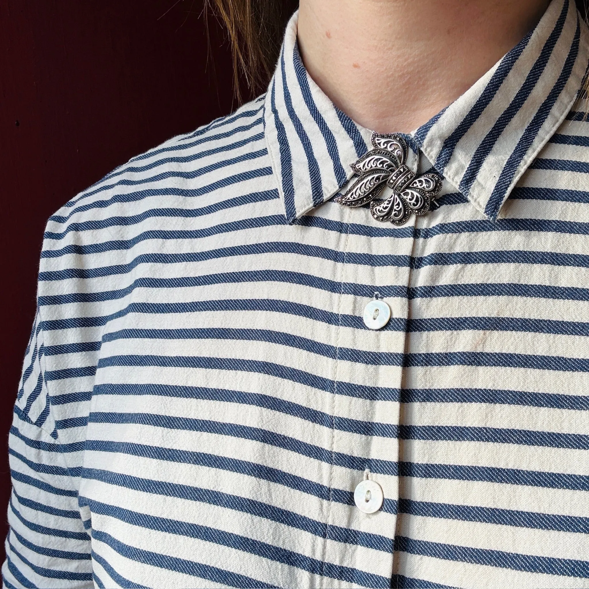 Jaunty 1980s Sterling & Marcasite Bow Brooch