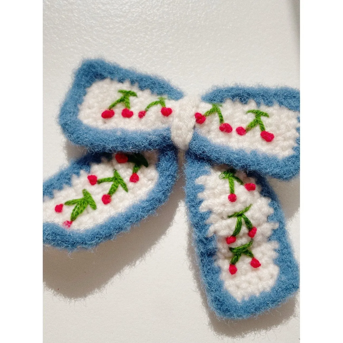 Konges Sl?jd Cherry Crochet Bow Clips Cherry