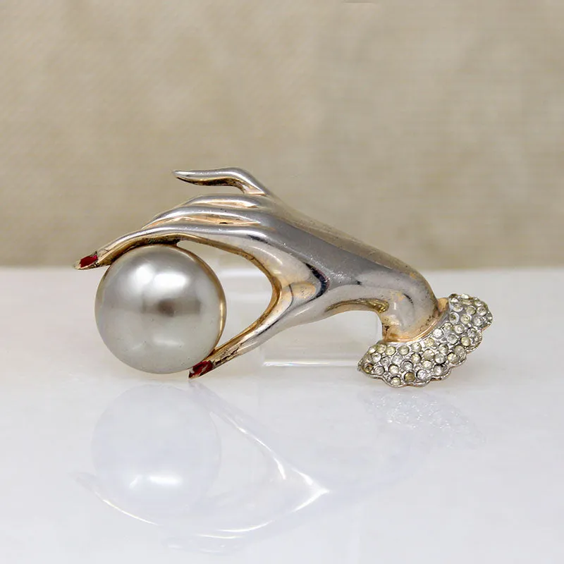 Lady's Hand Sterling Silver Brooch from Marslieu