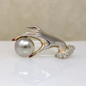 Lady's Hand Sterling Silver Brooch from Marslieu