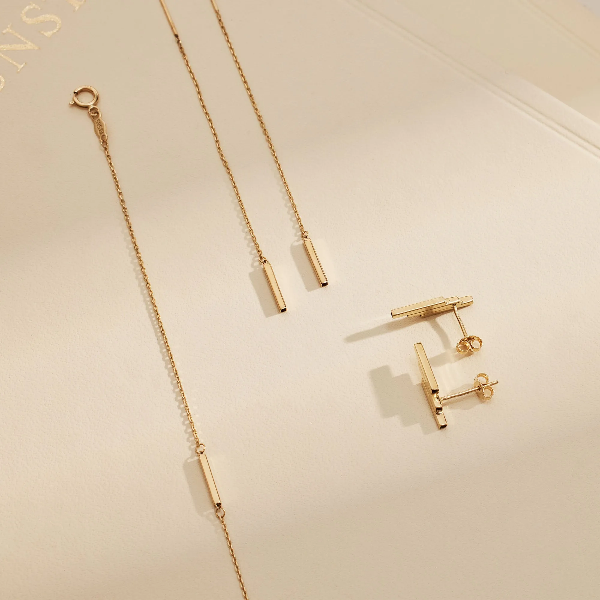 Le Marais Rosalie 14 karat gold bracelet with rod