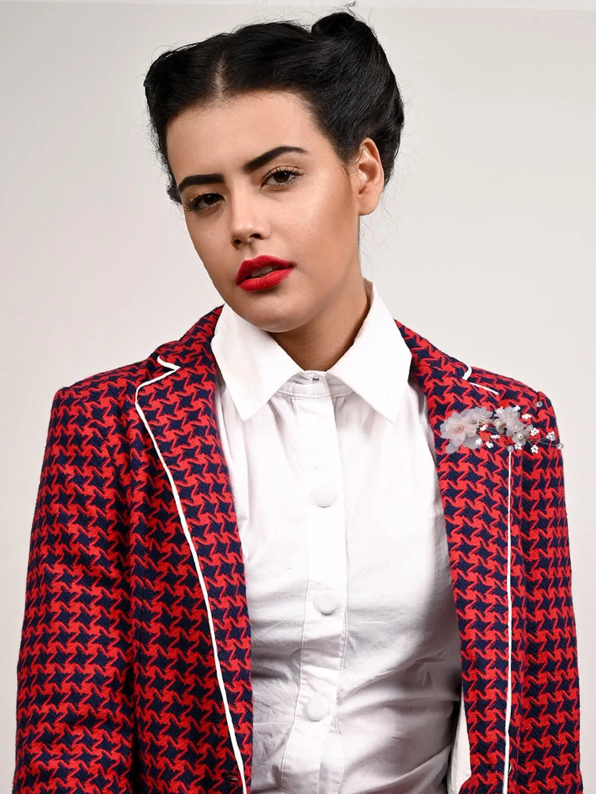 Odette Women White Fabric Brooch