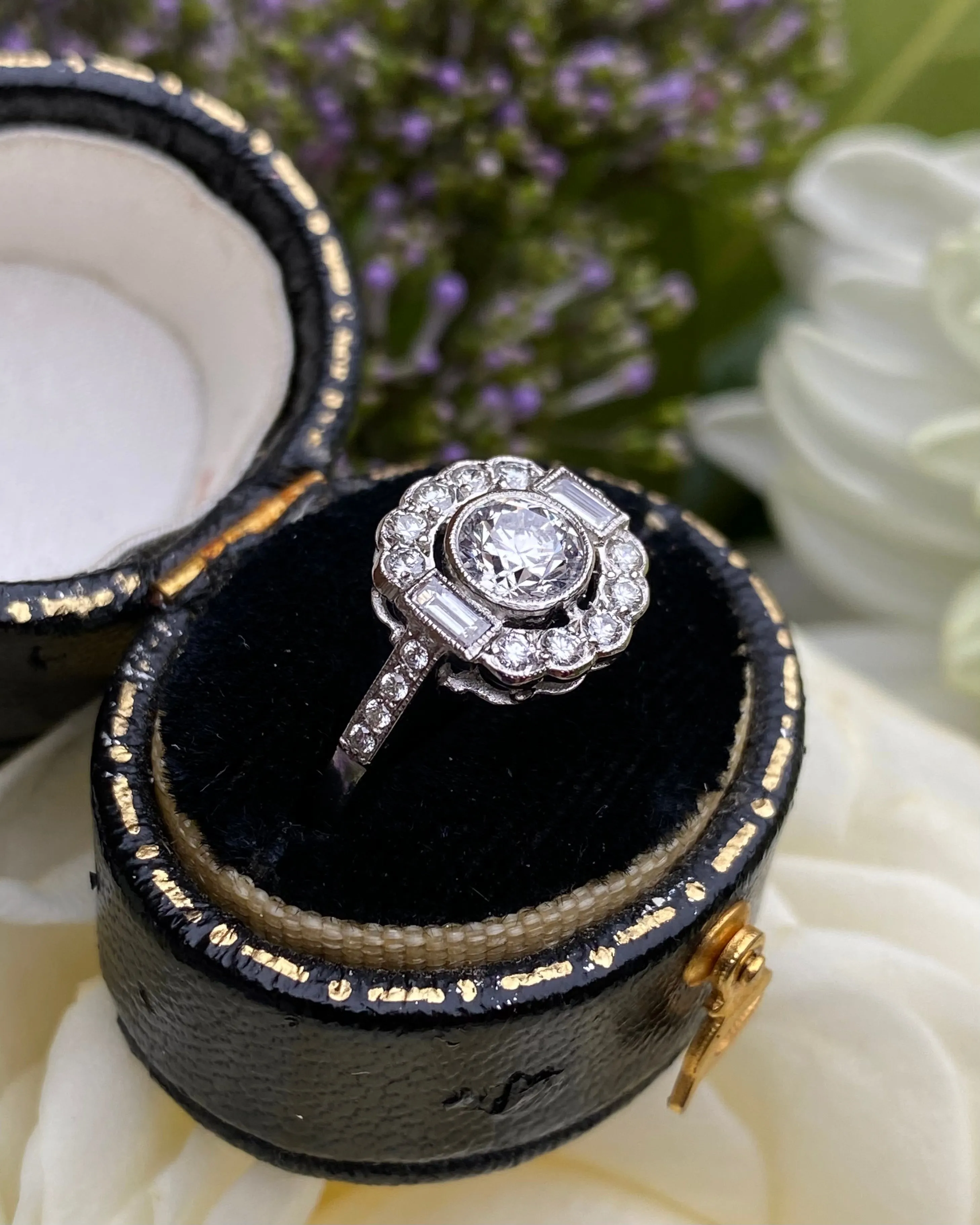 Pretty Diamond Daisy Cluster Ring 0.85ct Platinum