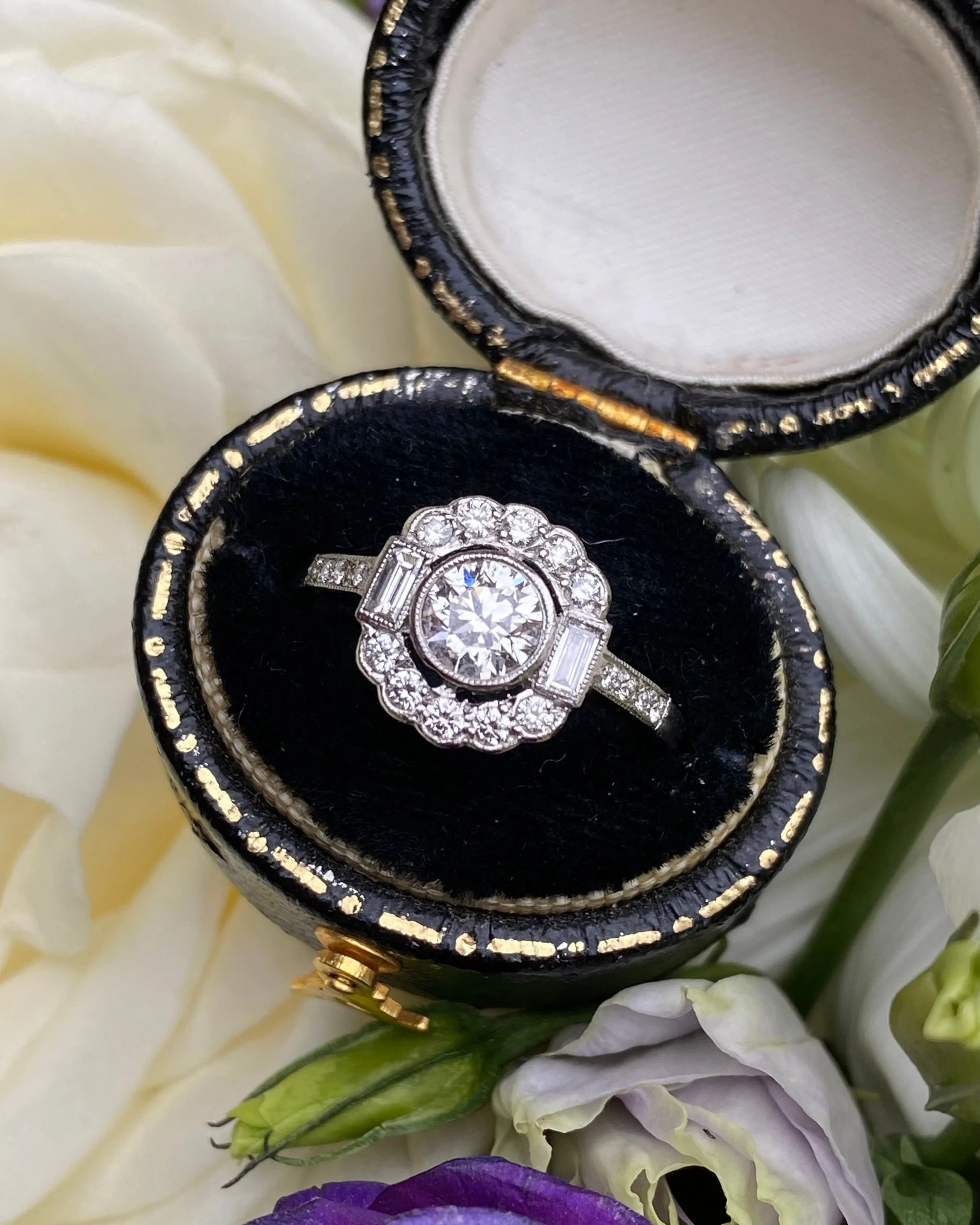 Pretty Diamond Daisy Cluster Ring 0.85ct Platinum
