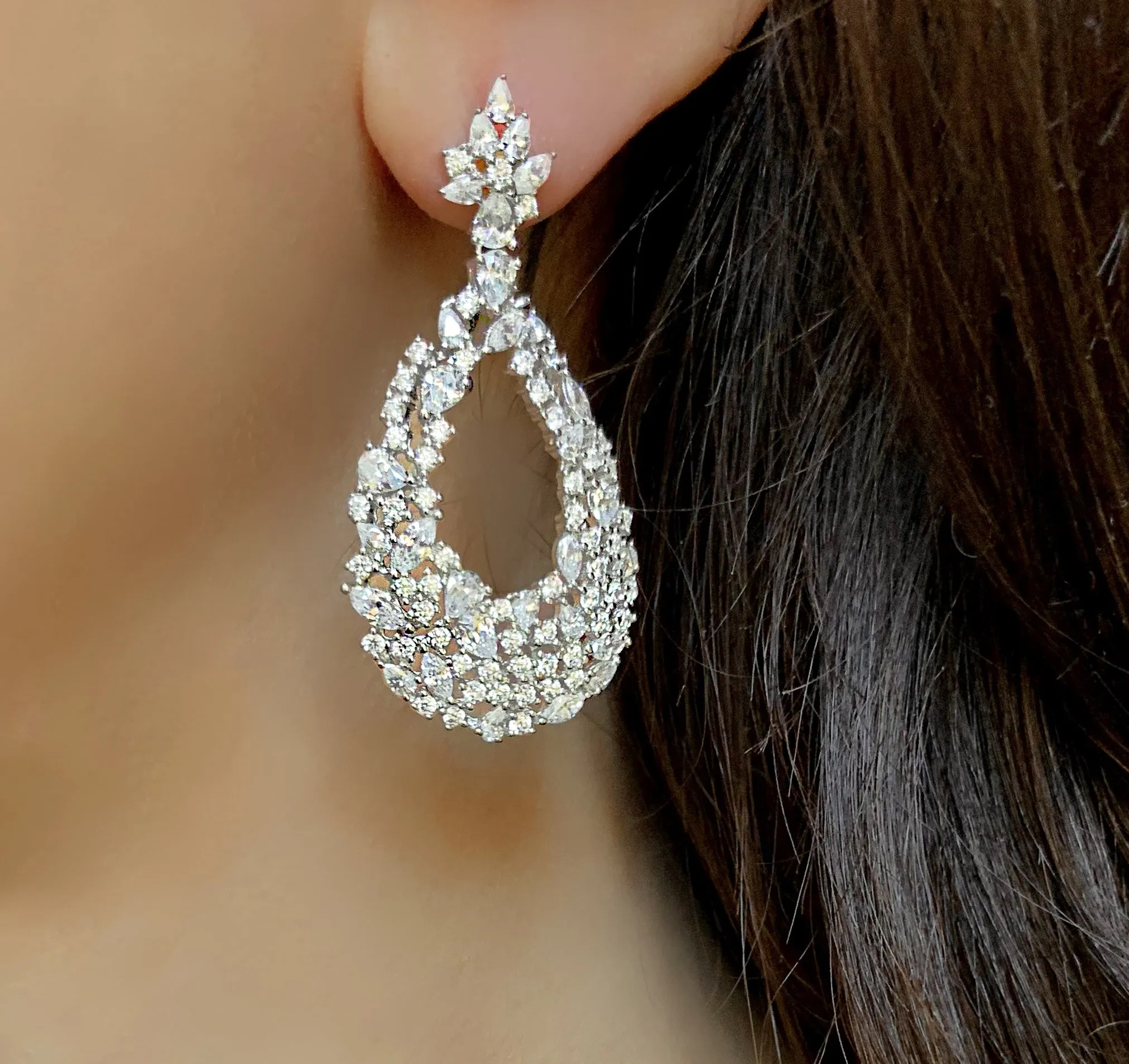 Rhodium plated 925 silver earrings assembled with zirconium oxide