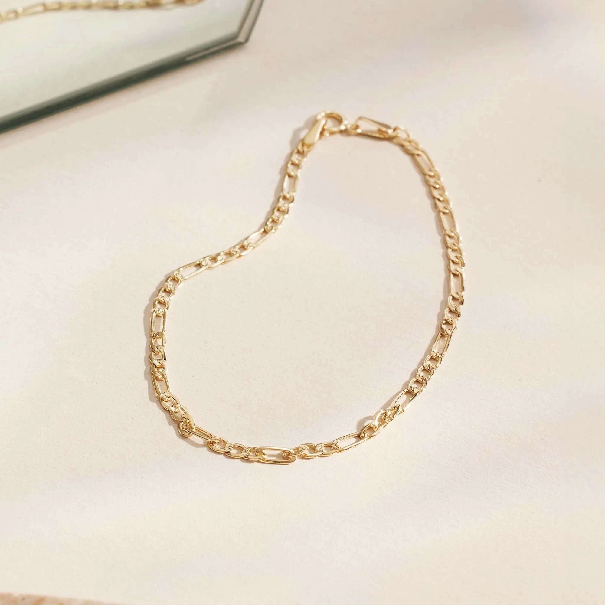 Rivoli Nina 14 karat gold bracelet with fiagro link