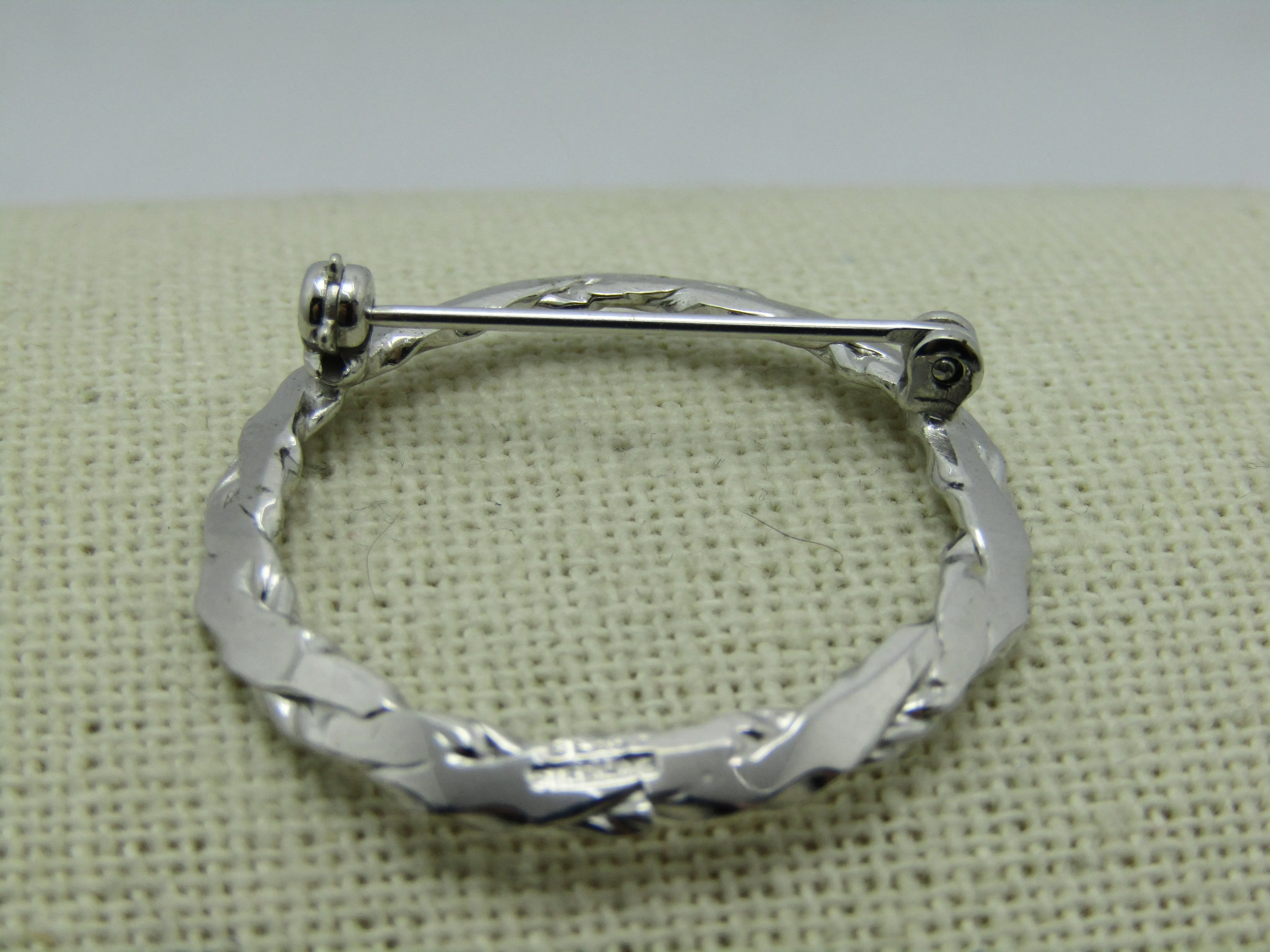 Vintage Beau Sterling Sterling  Brooch, 4mm Circle, Intertwined, 4.09 gr. 1960's, 1.25"
