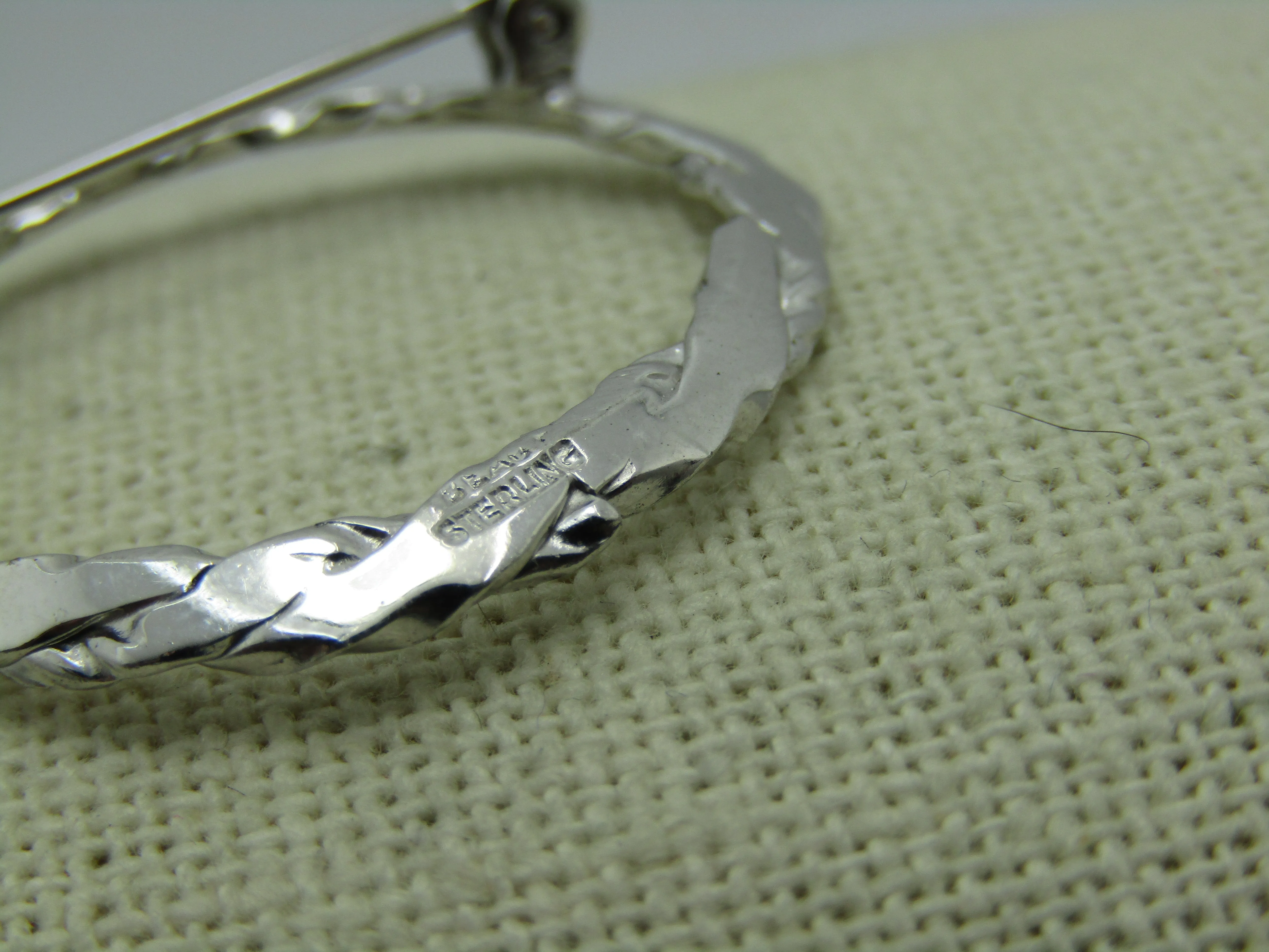 Vintage Beau Sterling Sterling  Brooch, 4mm Circle, Intertwined, 4.09 gr. 1960's, 1.25"