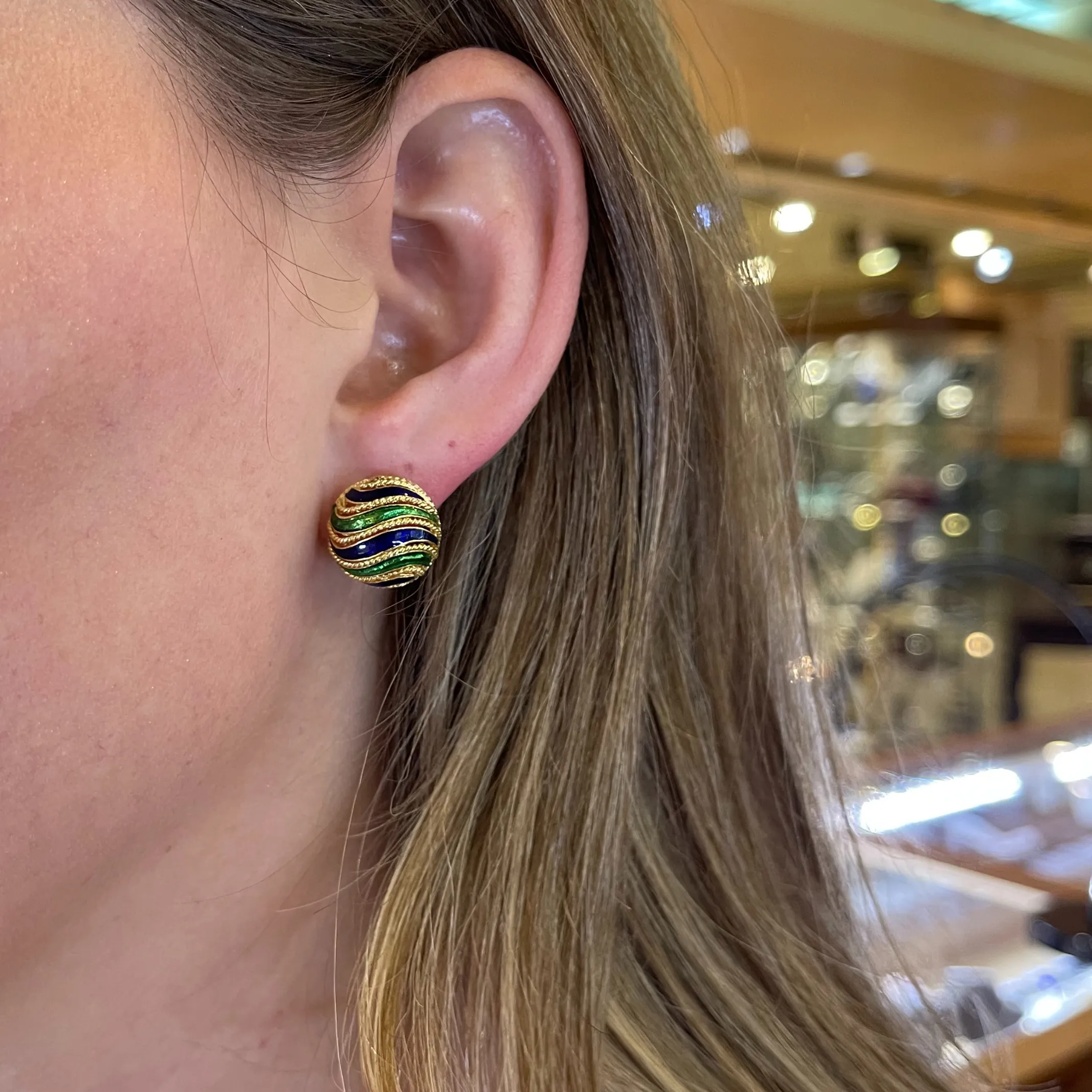 Vintage Enamel 18K Gold Round Earring