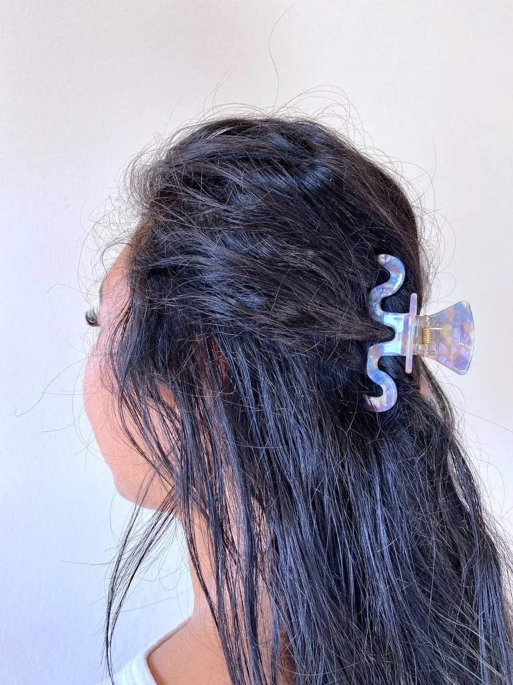 Wavy Resin Hair Claw Clip
