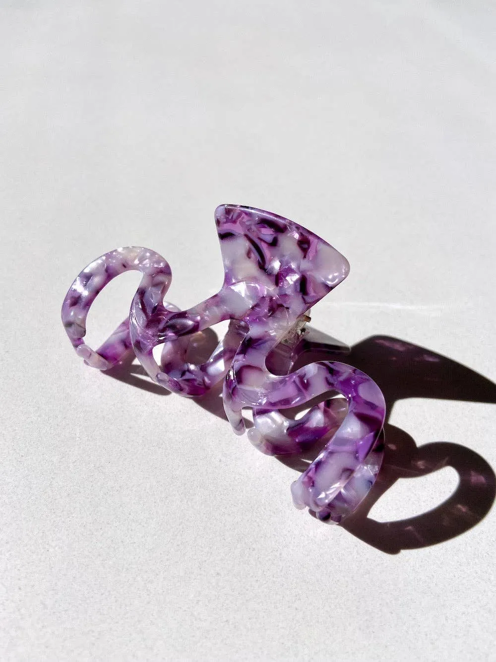 Wavy Resin Hair Claw Clip