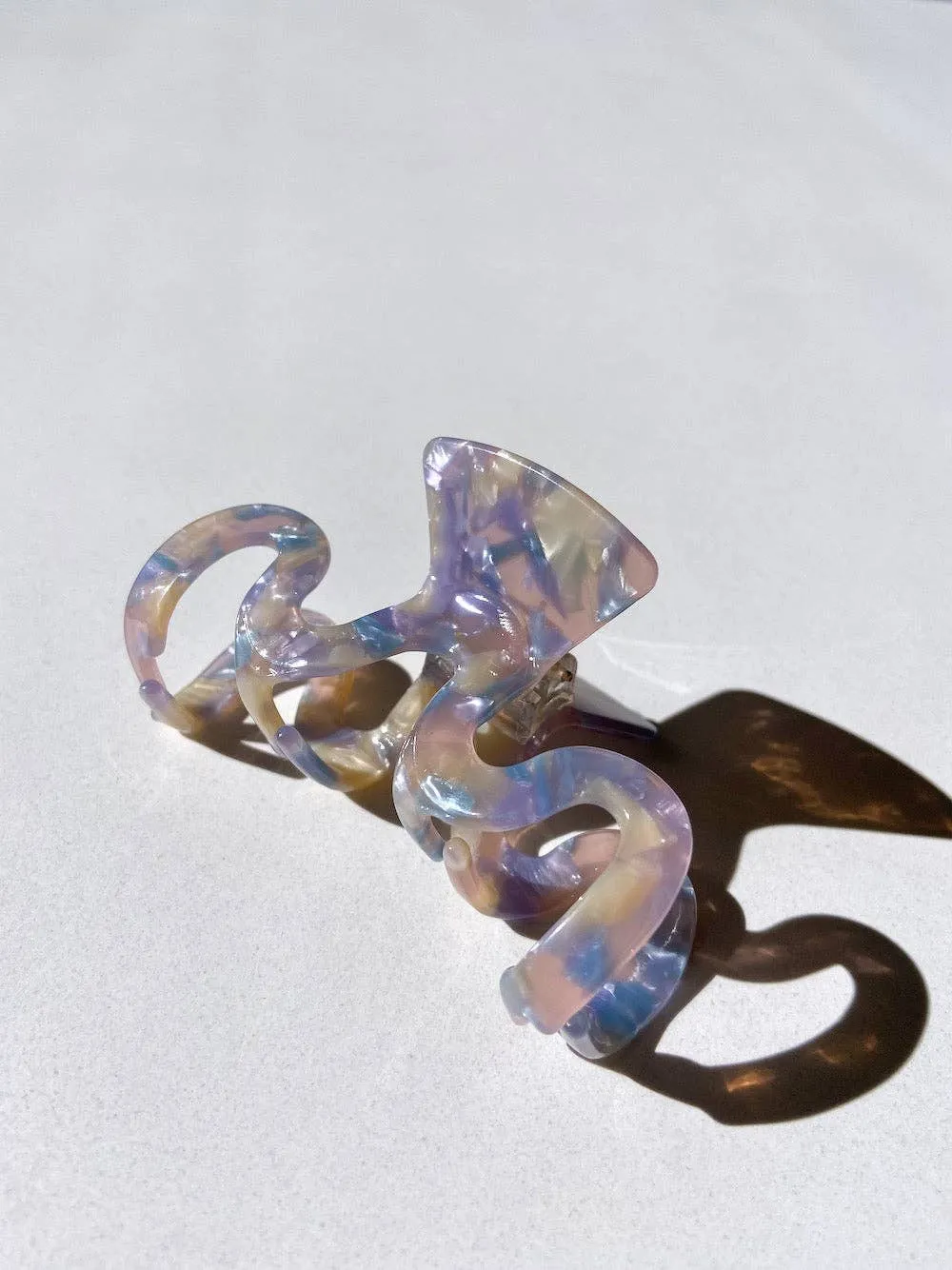 Wavy Resin Hair Claw Clip