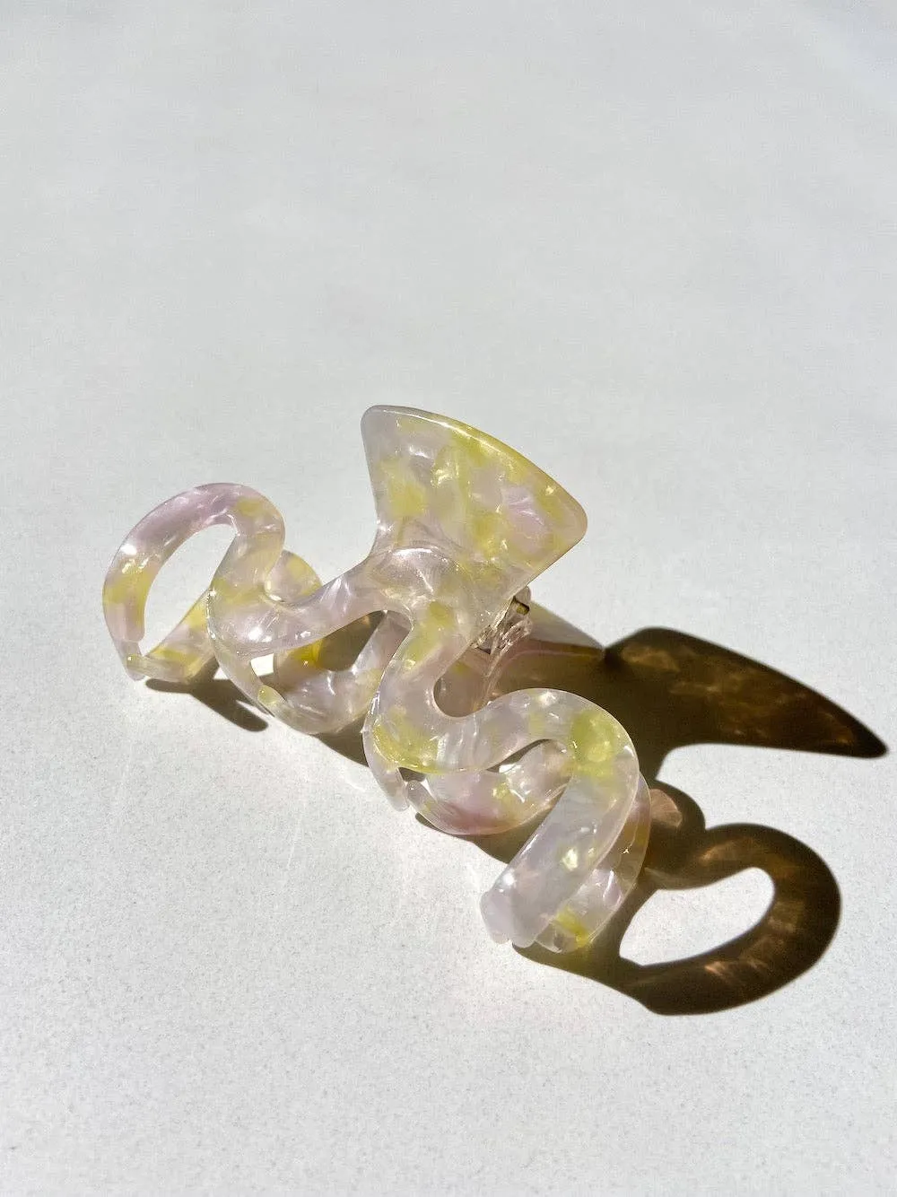 Wavy Resin Hair Claw Clip